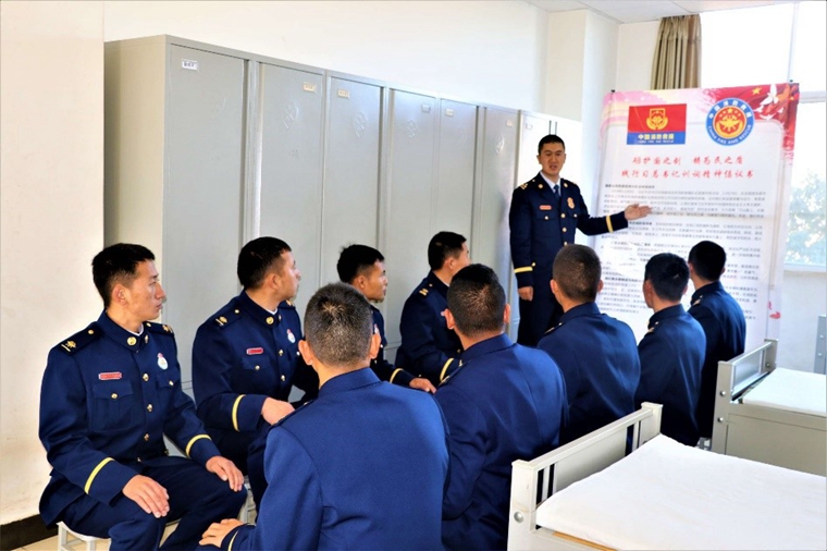 他在高山懸崖上“飛檐走壁”，營(yíng)救80多人-云南能投軍創(chuàng  )產(chǎn)業(yè)投資有限公司