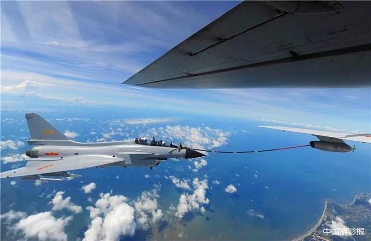 309c2370489023af5aa005.jpg 中國首位乘三代戰機航拍的女軍人沈玲:拼死也要拍好-云南能投軍創(chuàng )產(chǎn)業(yè)投資有限公司