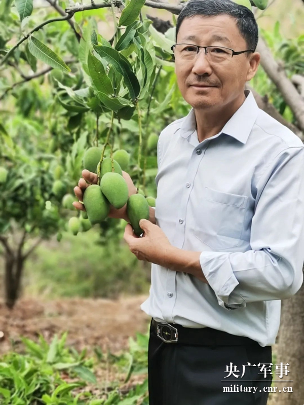 W020220418347723196444.jpg 胡洪超:讓5000畝荒山迎來(lái)金芒果的春天-云南能投軍創(chuàng )產(chǎn)業(yè)投資有限公司