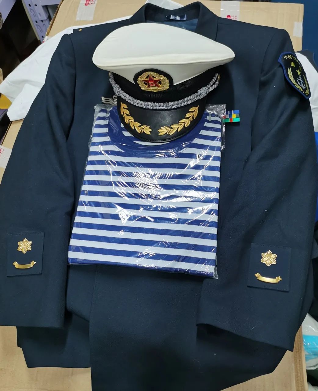 了不起的退役軍人丨40歲從軍醫“跨界”到海關(guān)，他竟還能年年拿第一！-云南能投軍創(chuàng  )產(chǎn)業(yè)投資有限公司