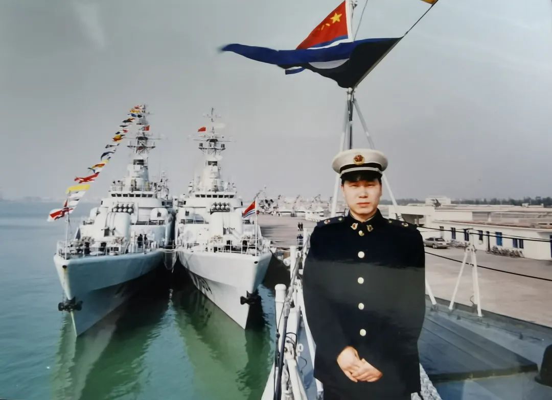 了不起的退役軍人丨40歲從軍醫“跨界”到海關(guān)，他竟還能年年拿第一！-云南能投軍創(chuàng  )產(chǎn)業(yè)投資有限公司