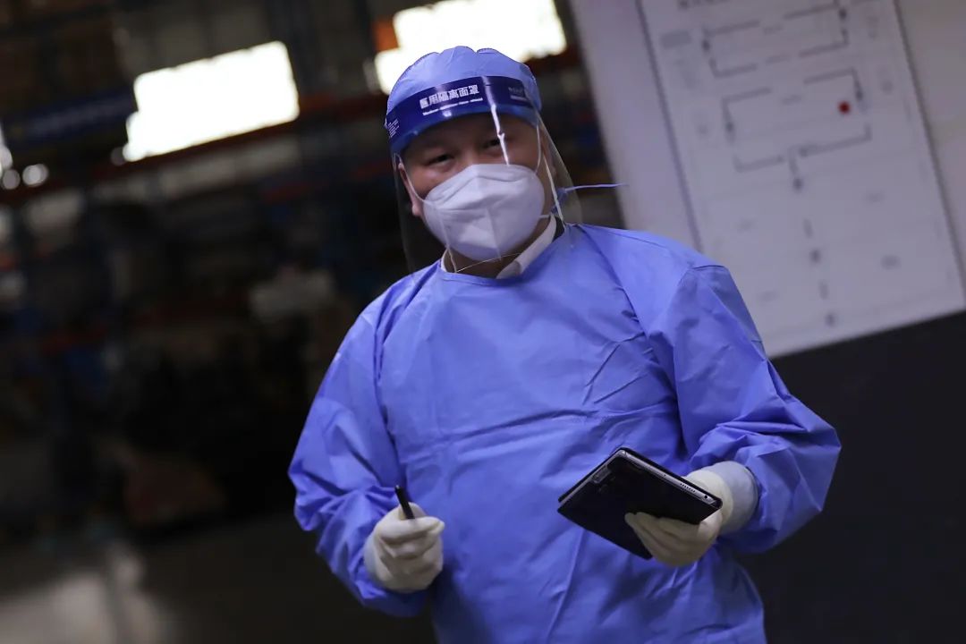 了不起的退役軍人丨40歲從軍醫“跨界”到海關(guān)，他竟還能年年拿第一！-云南能投軍創(chuàng  )產(chǎn)業(yè)投資有限公司