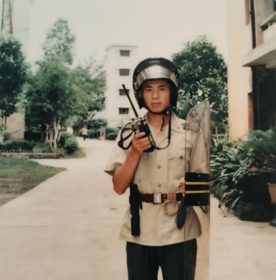 退役軍人陳吉祥：海地維和枕著(zhù)槍聲入眠，深圳三防迎戰狂風(fēng)暴雨