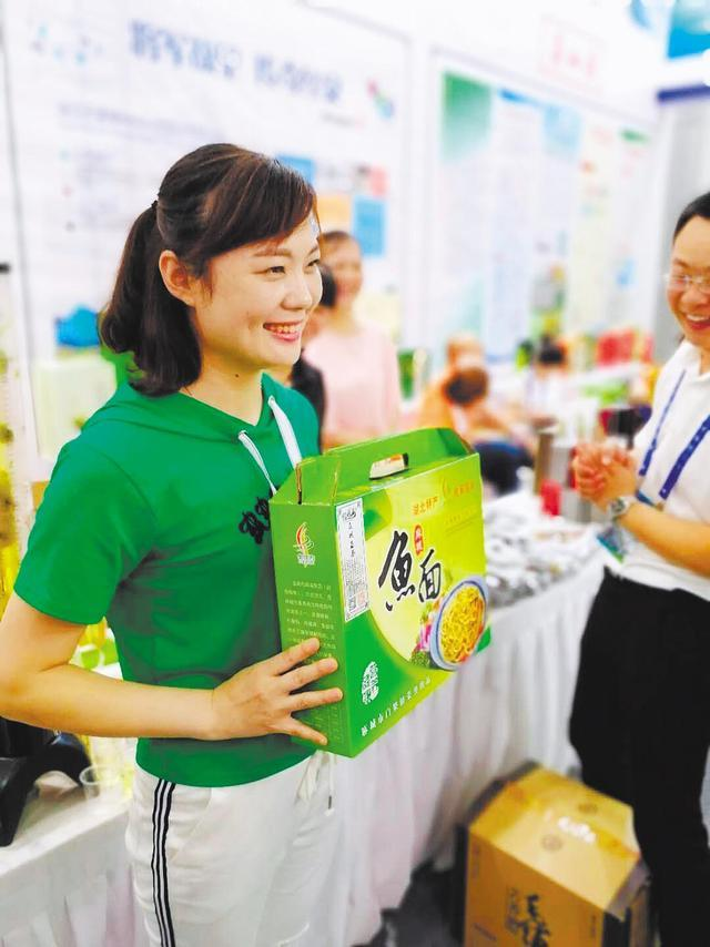 了不起！這群退役女兵在平凡崗位上做出了不平凡的業(yè)績(jì)-云南能投軍創(chuàng  )產(chǎn)業(yè)投資有限公司