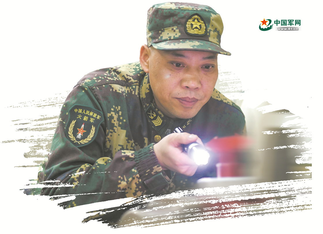 4名火箭軍老兵告別軍營(yíng) 烈焰見(jiàn)證歲月榮光