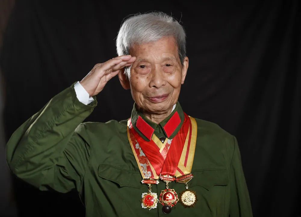 浴血榮光丨致敬抗戰老戰士——王國華、宮健-云南能投軍創(chuàng  )產(chǎn)業(yè)投資有限公司