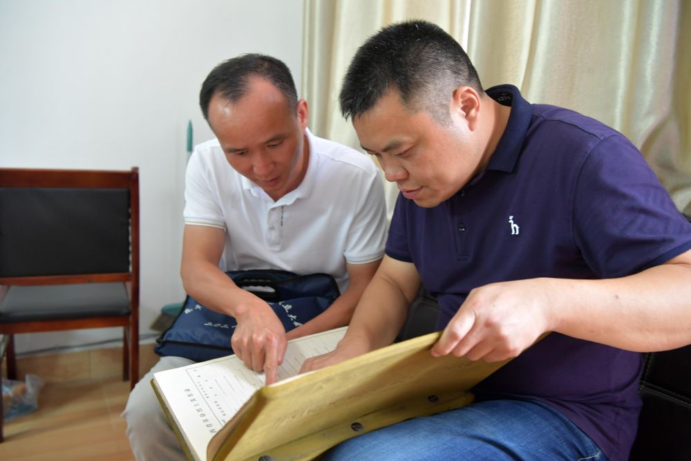 走遍千萬(wàn)里，他為埋骨他鄉的烈士尋親-云南能投軍創(chuàng  )產(chǎn)業(yè)投資有限公司