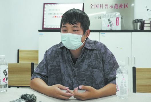 輔警、安裝工、騎手……望平街“六勇士”找到了
他們是普通人更是一眾英雄-云南能投軍創(chuàng  )產(chǎn)業(yè)投資有限公司