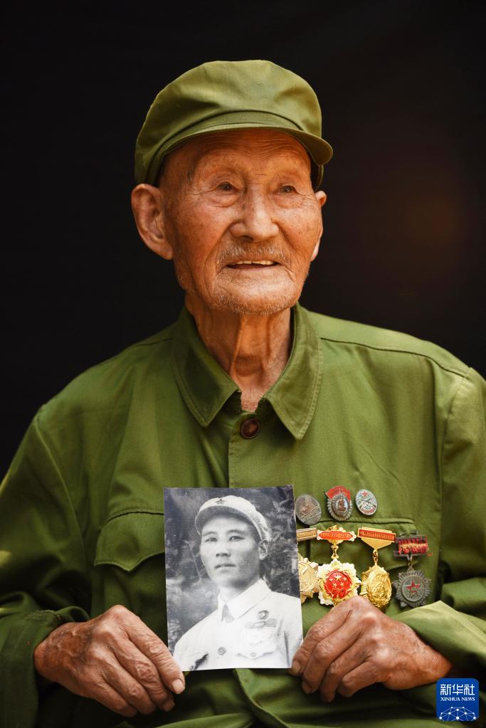 1128913421_16604372934271n.jpeg 浴血榮光丨致敬抗戰老戰士——張德運-云南能投軍創(chuàng )產(chǎn)業(yè)投資有限公司