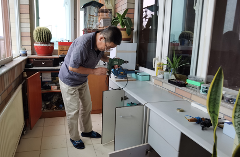 309c236f8da4246b42d94a.png 天有一雙手——記軍休干部吳建德義務(wù)為民服務(wù)11年-云南能投軍創(chuàng )產(chǎn)業(yè)投資有限公司