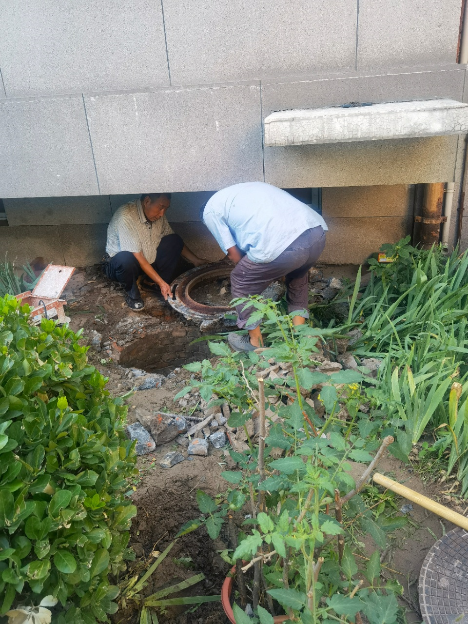 309c236f8da4246b44fb5e.png 天有一雙手——記軍休干部吳建德義務(wù)為民服務(wù)11年-云南能投軍創(chuàng )產(chǎn)業(yè)投資有限公司