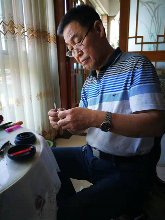 309c236f8da4246b457f63.png 天有一雙手——記軍休干部吳建德義務(wù)為民服務(wù)11年-云南能投軍創(chuàng )產(chǎn)業(yè)投資有限公司