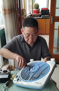 309c236f8da4246b45e901.png 天有一雙手——記軍休干部吳建德義務(wù)為民服務(wù)11年-云南能投軍創(chuàng )產(chǎn)業(yè)投資有限公司