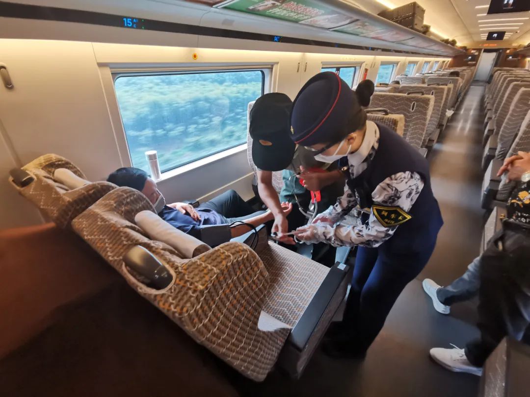 57秒，狂奔11節車(chē)廂，救過(guò)來(lái)了！-云南能投軍創(chuàng  )產(chǎn)業(yè)投資有限公司