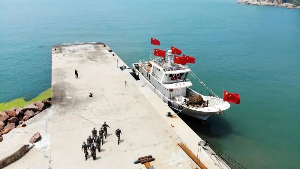 640.jpg 把最好的船用來(lái)干比掙錢(qián)更要緊的事——山東省榮成市人和鎮院夼村擁軍記事-云南能投軍創(chuàng )產(chǎn)業(yè)投資有限公司