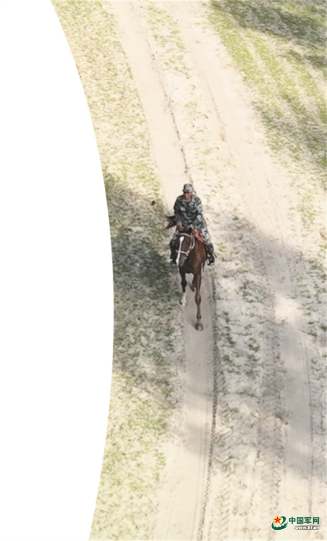 30多年一個(gè)人、一匹馬、一把長(cháng)鐮刀不變的堅守