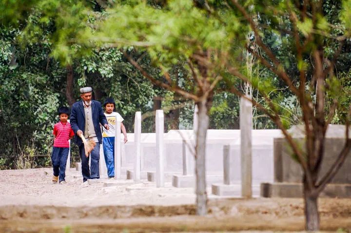 新華社：愿得此身長(cháng)報國——寫(xiě)在第十個(gè)烈士紀念日到來(lái)之際