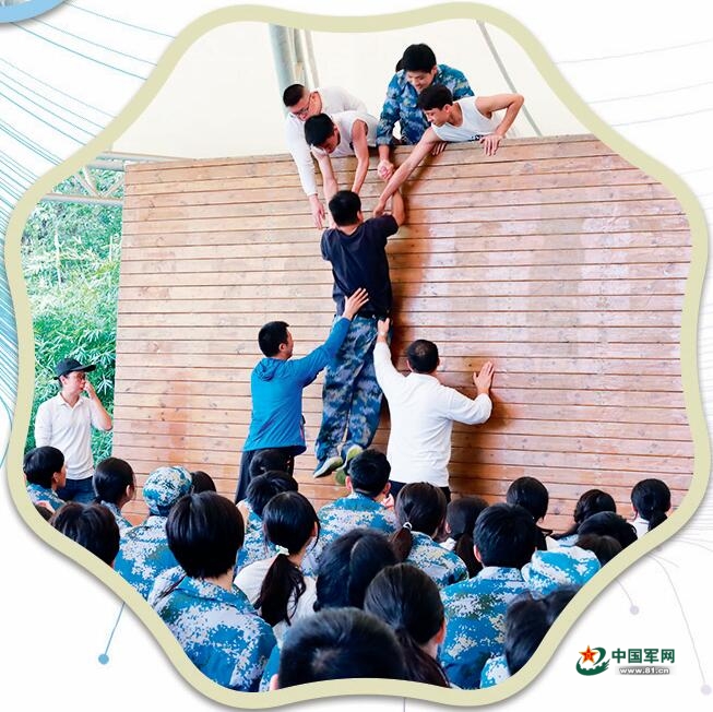 上海市楊浦區駐軍部隊：做青少年健康成長(cháng)的“迷彩后盾”