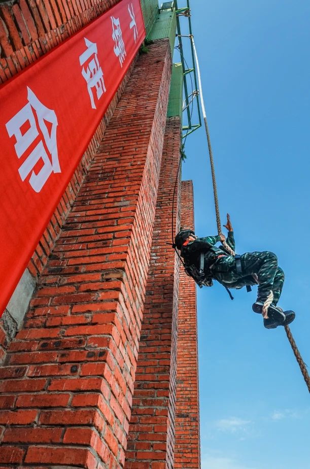 “今天，我退役了……”揮淚告別，他們踏上新征程-云南能投軍創(chuàng  )產(chǎn)業(yè)投資有限公司
