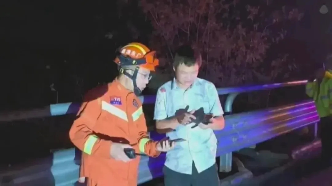 梅大高速上的退役軍人身影