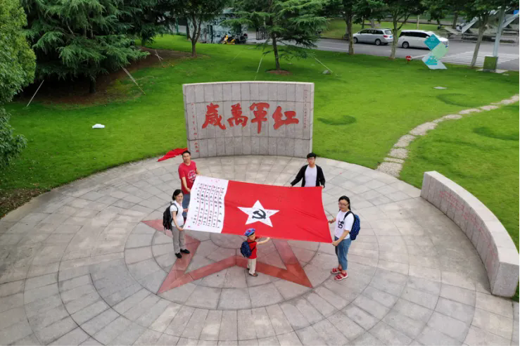 2024，致敬那些溫暖了歲月的老兵-云南能投軍創(chuàng  )產(chǎn)業(yè)投資有限公司